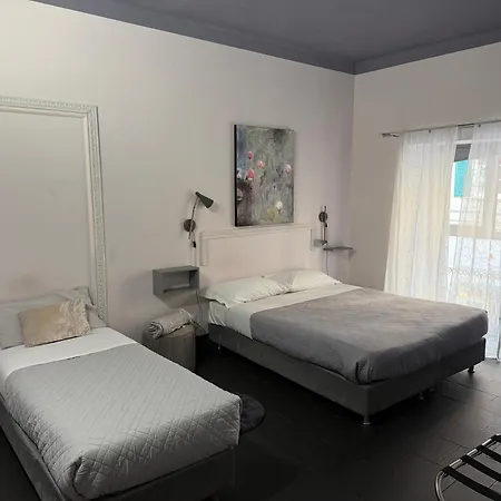 Holidays Rattazzi ゲストハウス ラ・スペツィア